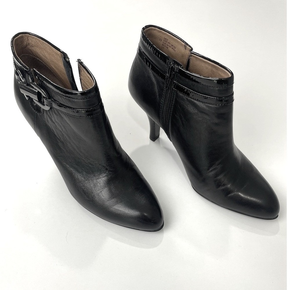 Sofft Belvedere Black Leather Ankle Boots Womens Sz 8 Almond pointed Toe Booties